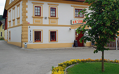 Poslovno stanovanski objekt Dobrnič